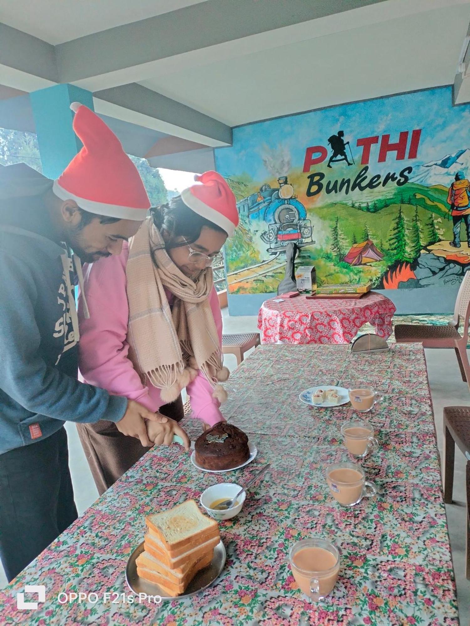 Pathi Bunkers Hostel Дарджилинг Екстериор снимка