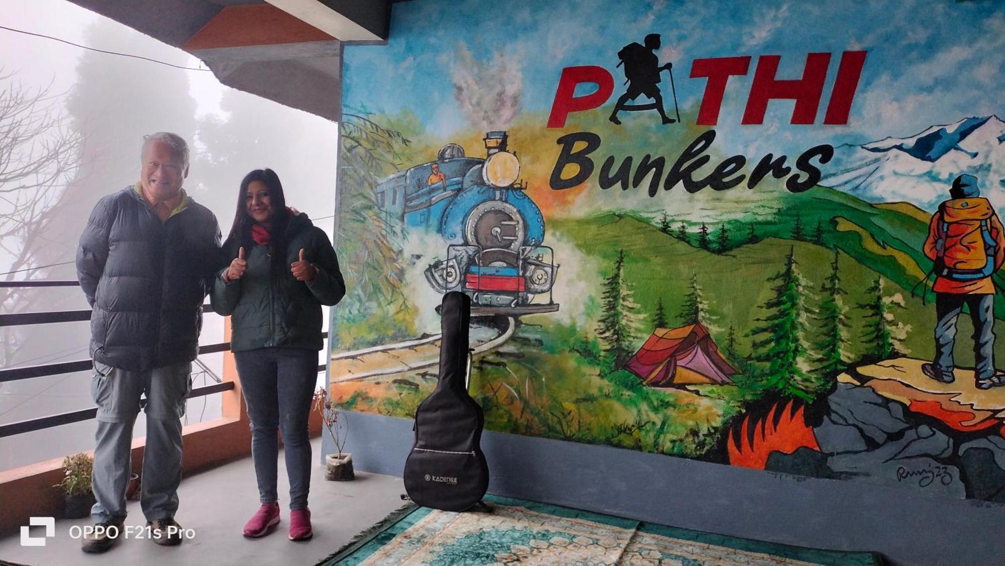 Pathi Bunkers Hostel Дарджилинг Екстериор снимка